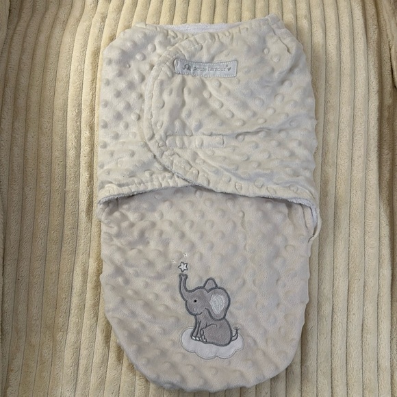 Petit L'amour - velour Newborn baby elephant design wearable blanket. - Picture 1 of 4